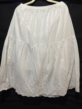 Women's Gap 100% cotton White Eyelet Tiered Skirt size S